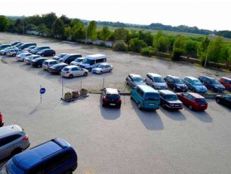 A Liszt Ferenc Nemzetközi Repülőtérről utazva szükségünk lehet parkolóra, ahol a gépjárművünket ott tudjuk hagyni.
